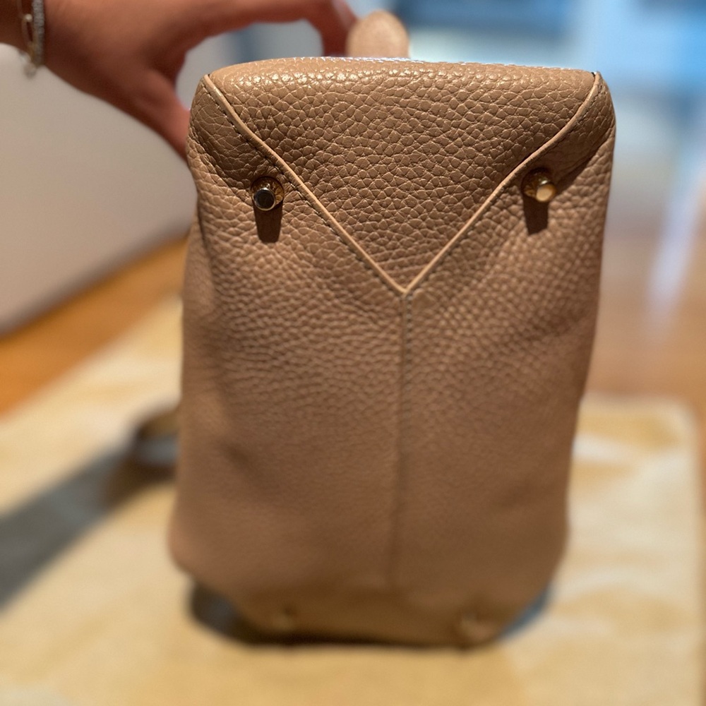Burberry grain calf leather bowler bag in tan - Picture 2 of 7